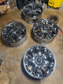 22in Chrome Rims 5lug
