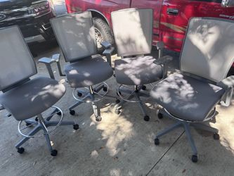 VARI office drafting chair