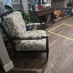 Beautiful Set (2) Of Chairs!  