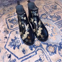 Hunter refined Blossom Print ankle Boots size 8