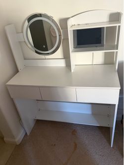 Vanity desk