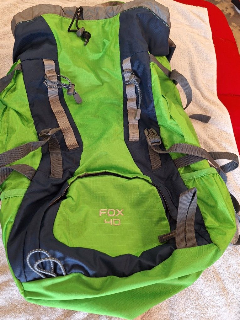 Reuters Fox 40 Kids Backpack