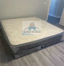 King mattress pillow top and box spring set (2pc - brand new)