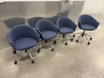 Swivel chairs with caster