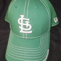New Era St. Louis Cardinals Dark Green Great Condition Size Medium-Large
