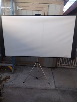Projection screen