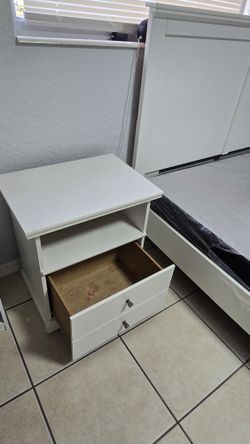 QUEEN BEDROOM SET