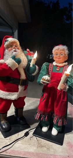 Animated Santa and Mrs. Claus Christmas Figures