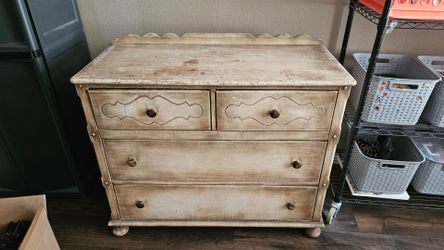 Dresser