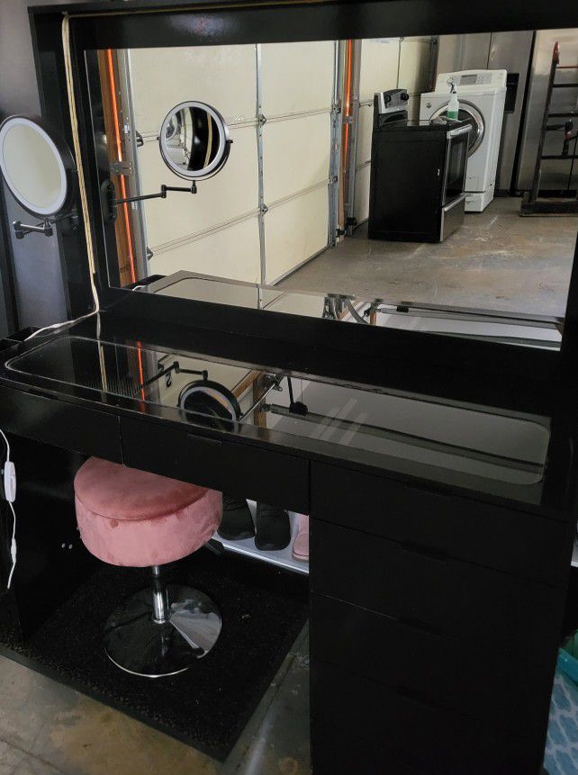 Makeup Vanity With Glasstop 7 Drawers And LED Lights 