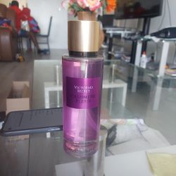 Victoria’s Secret Pure Seduction Fragrance Mist – New (Full Size)