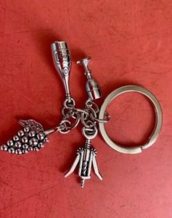 New Adorable Wine🍷 Lovers 💕 Grapes 🍇 Wine Bottle Opener Glass KeyChain