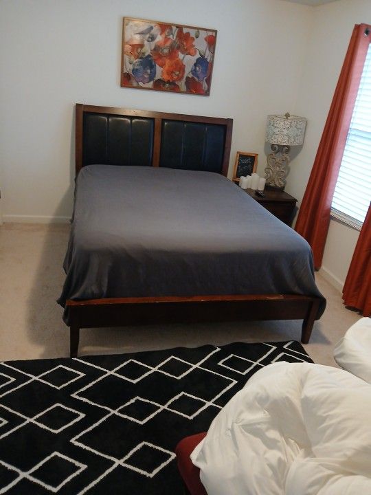 Queen Size Headboard Footboard Mattress and Boxspring
