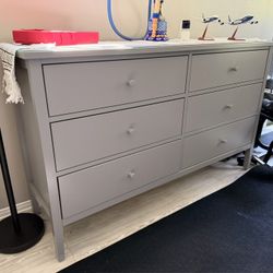 IKEA GULLABERG Dresser + Glass Top – Like New – Assembled