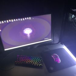 Whole Setup With Keyboard Mouse And Monitor And Pc