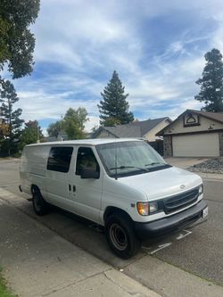 Ford E-350 super duty
