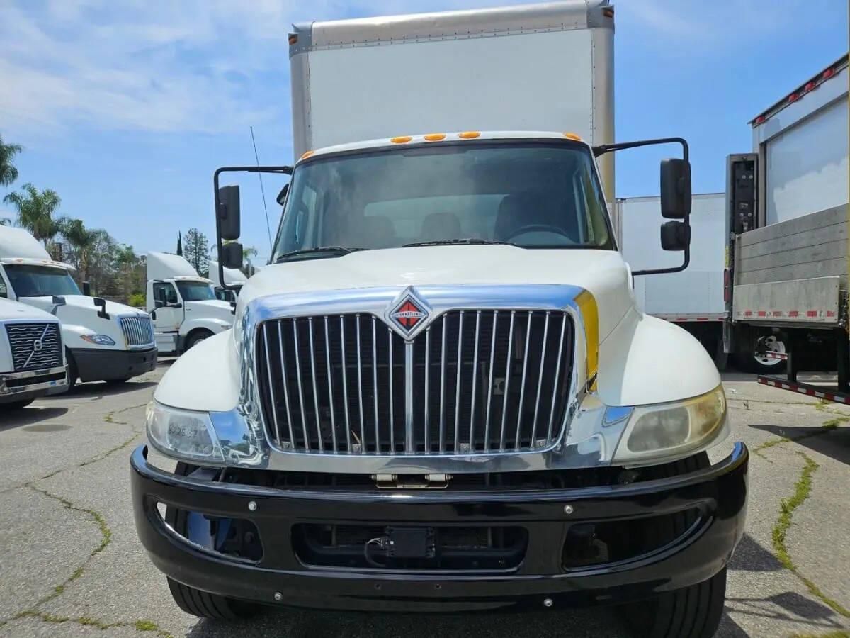 2018 International DuraStar 4300