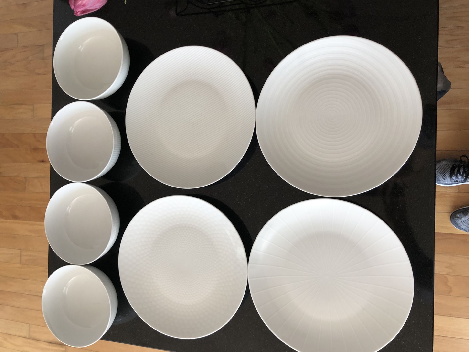 Set of dinner plates and bowls