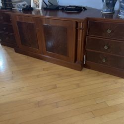 Stunning Antique Armorie! 