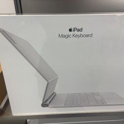 Unused Magic Keyboard & iPad Pencil 