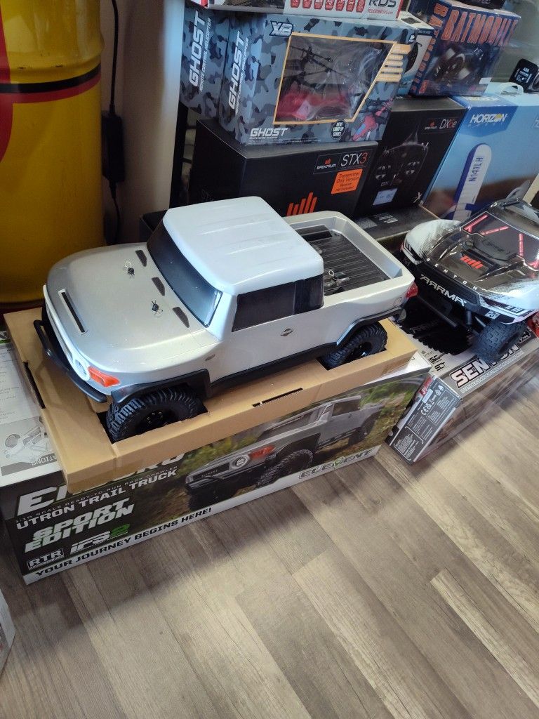Enduro Element RC Electric Rock Crawler 1/10 Scale 4x4