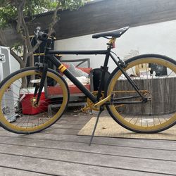 Sole Bicycles Single Speed 29 Black And Gold Road Bike for Sale in Playa Del Rey CA OfferUp