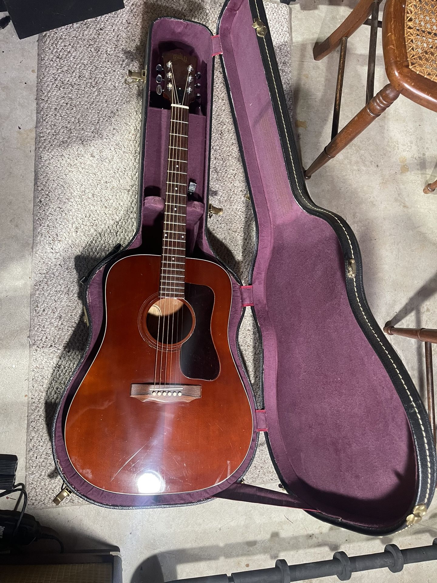 Vintage 1975 Guild D25M Acoustic Guitar Made In The USA.