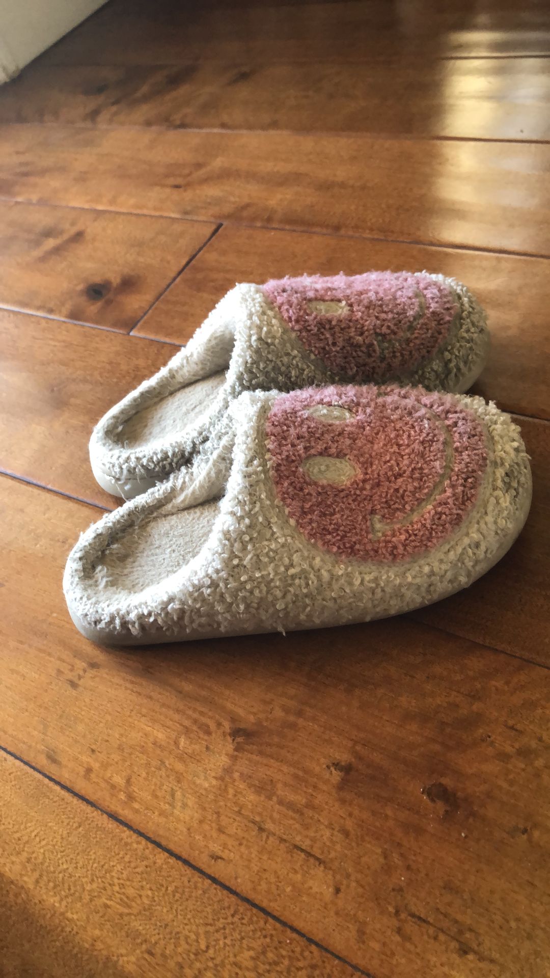 Girls Pink Smiley Face Slippers - Kids Size 2