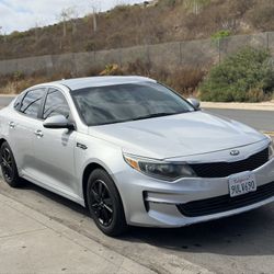 2017 KIA Optima