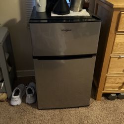 Whirlpool Mini Freeze and Fridge