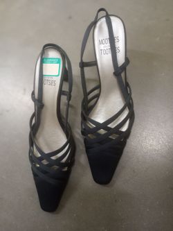 Mootsies tootsies navy satin 8m heels
