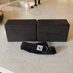 YOGA BLOCKS Gaiam Brand + Strap