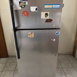 GE Refrigerator 