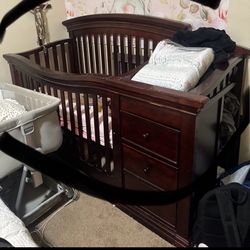 Crib With Dressers