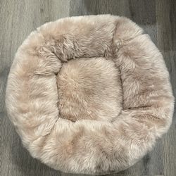 Pet Cuddler/ Faux Fur Bed