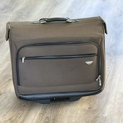 Dockers Rolling Garment Bag Suitcase