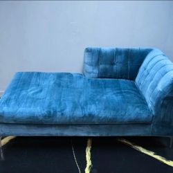 💙 Beautiful Modern Blue Velvet Lounger - $149 OBO!