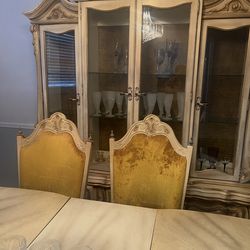 Nice Antique Dining Room Set