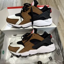 Nike Air Huarache Le   Size 10.5