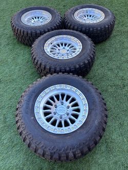 New lock rims 285/70/17 new tires 6x139.7