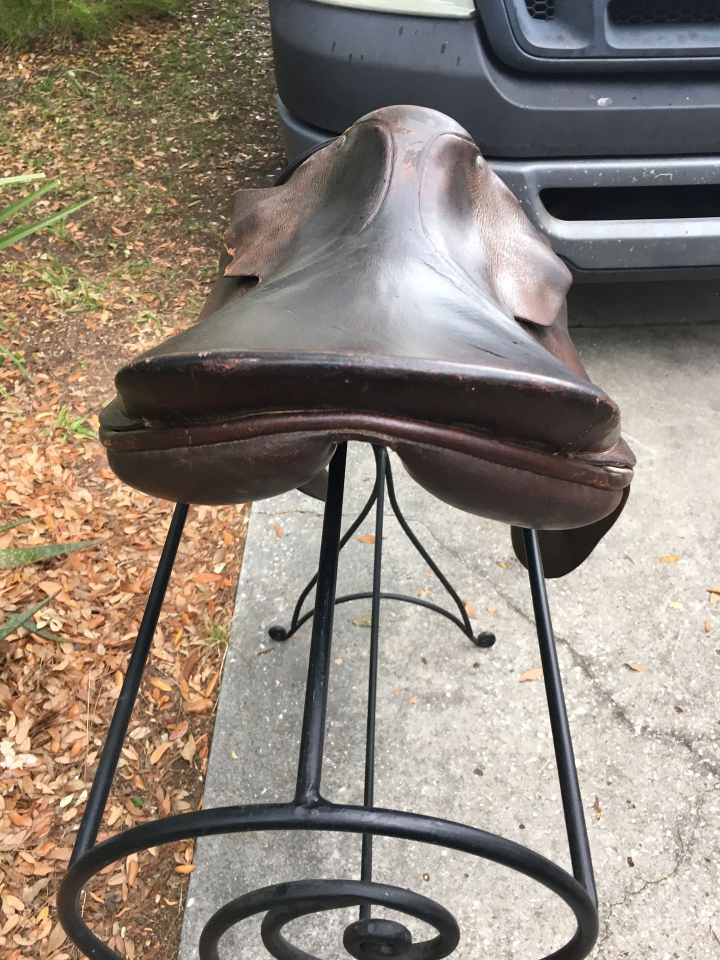 Saddle