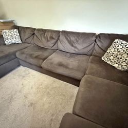 Bladen Coffee 3-Piece Sectional With Chaise