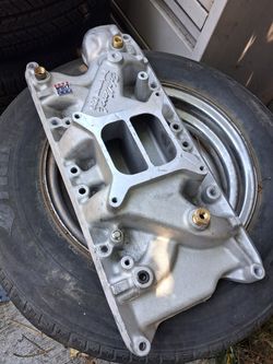 EDELBROCK ALUMINUM INTAKE FOR SB FORD!!! LIKE NEW!!150$