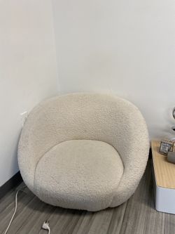 Fuzzy Swivel Chair