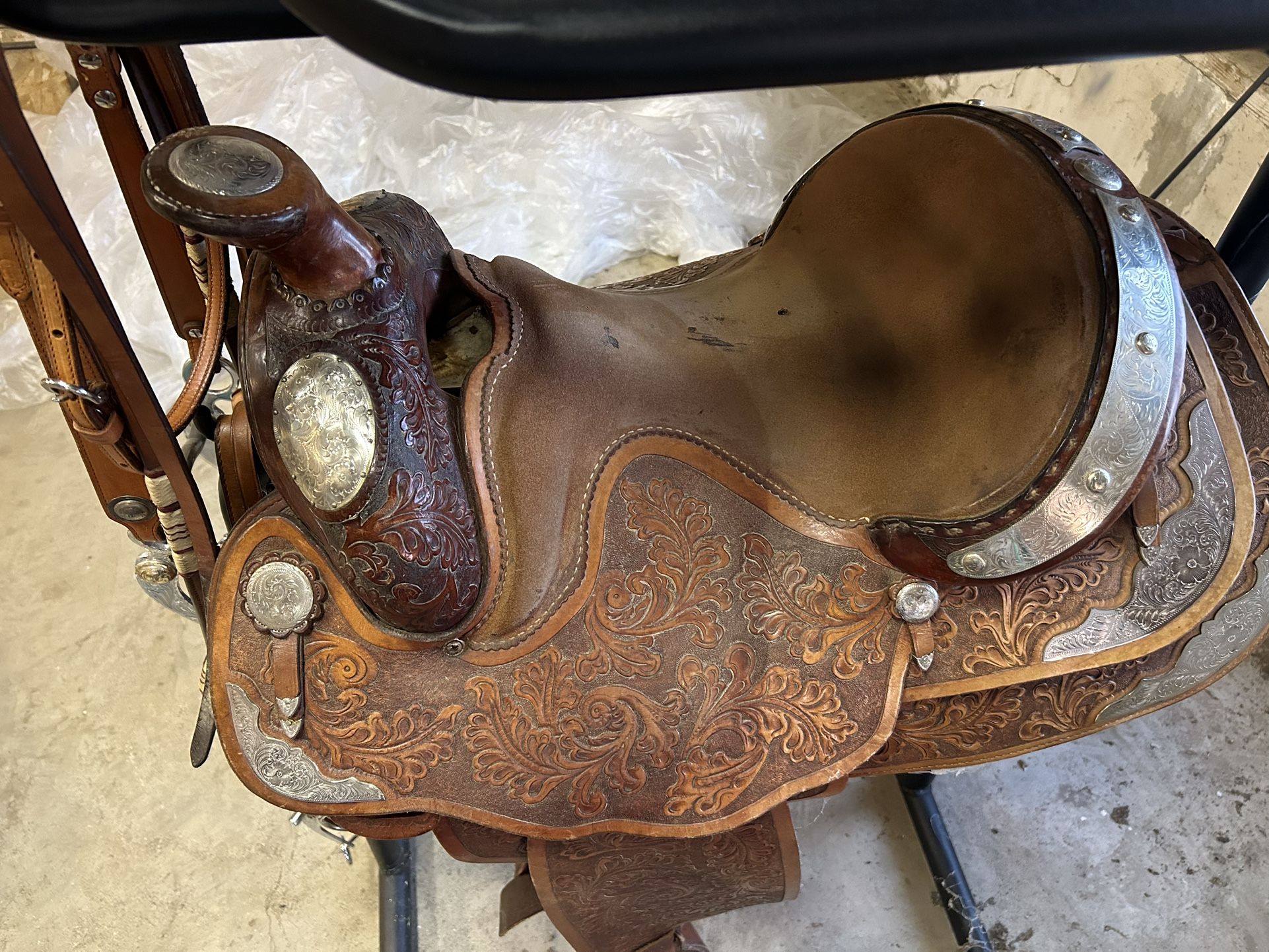 16 Inch Show Saddle With Bridal