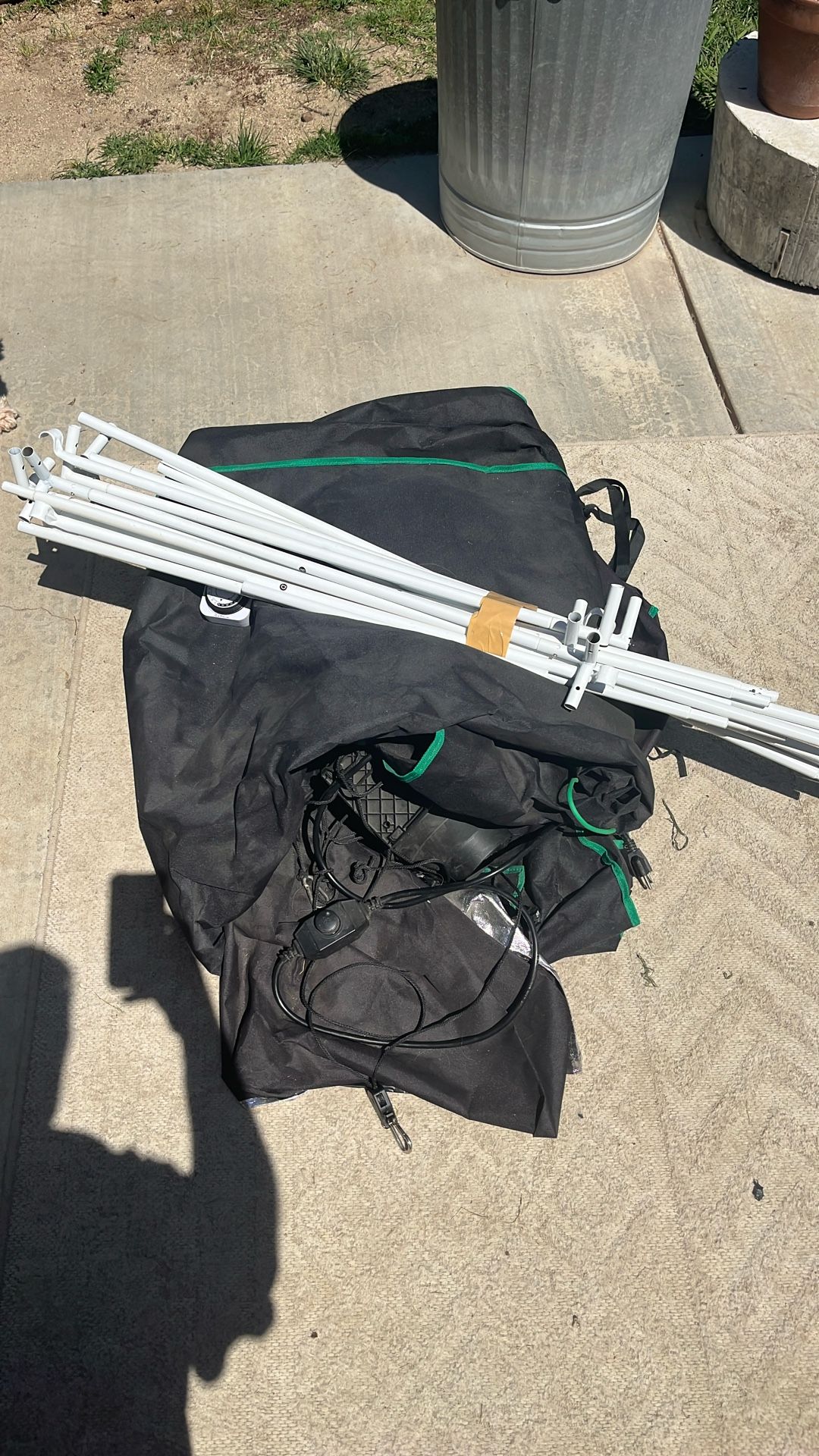 Grow Tent w/Fan