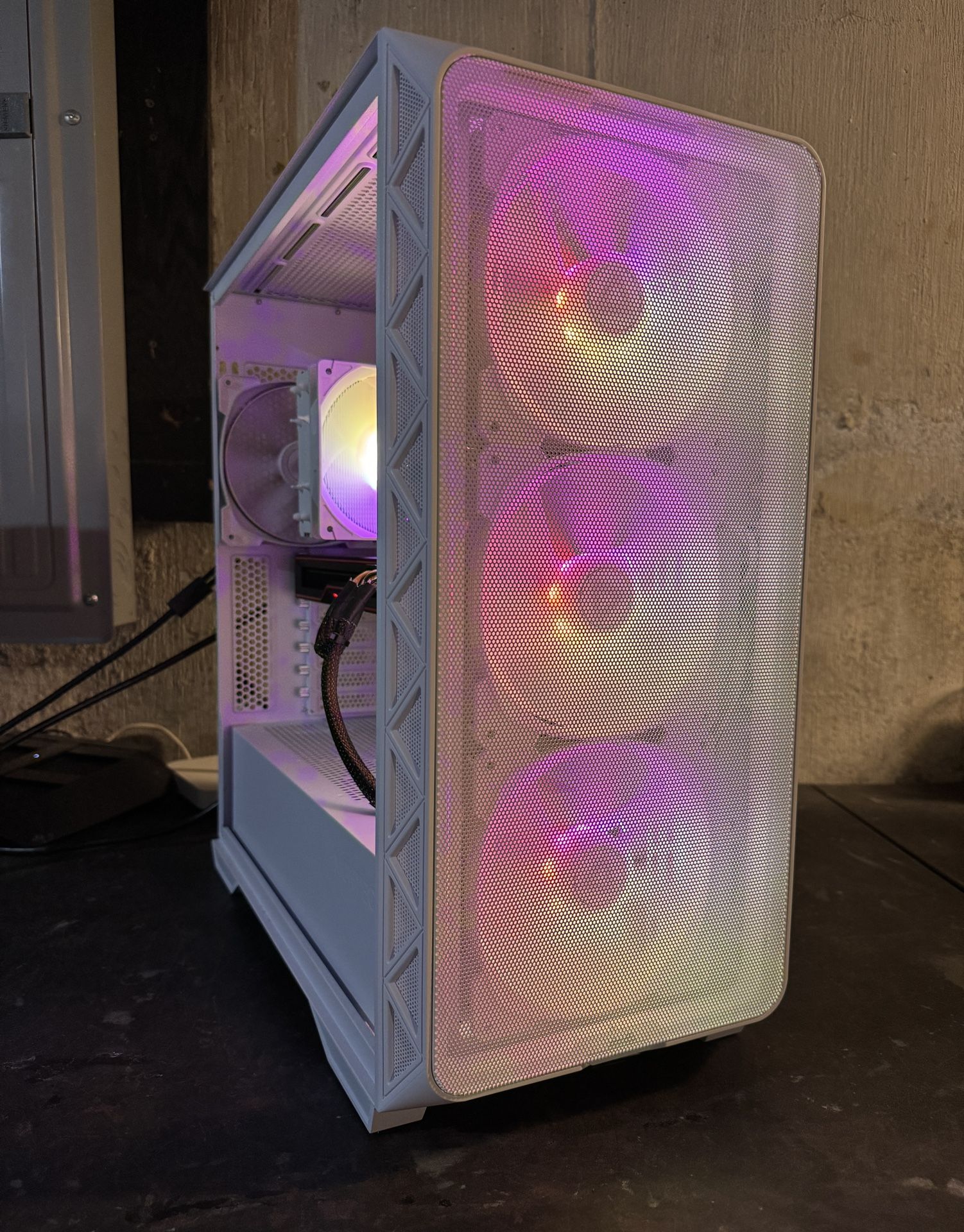 Montech Air 903 White RGB Gaming PC.