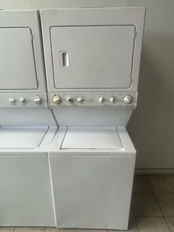Washer and dryer Frigidaire 27”
