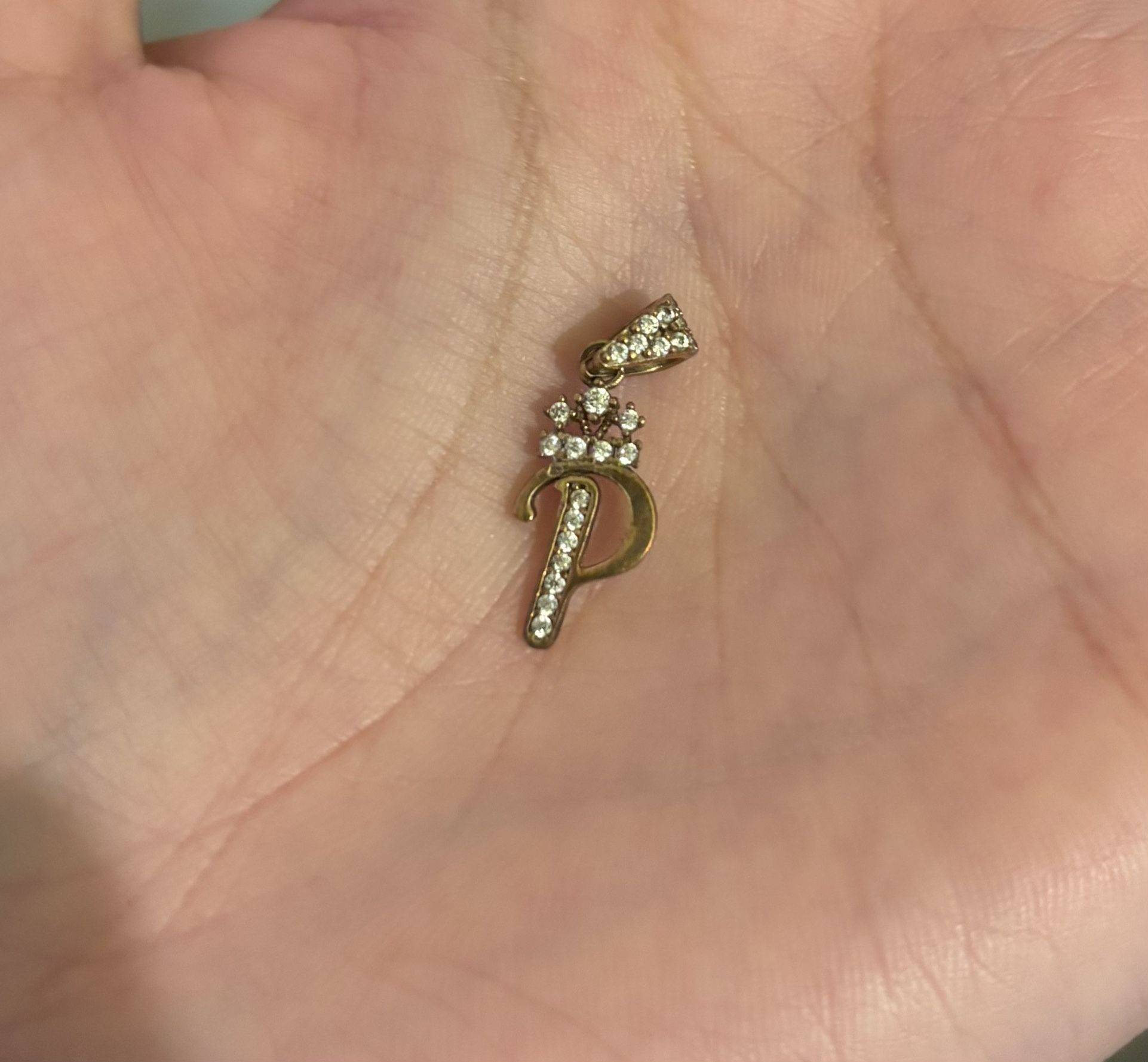 Letter “p” Pendant 10k