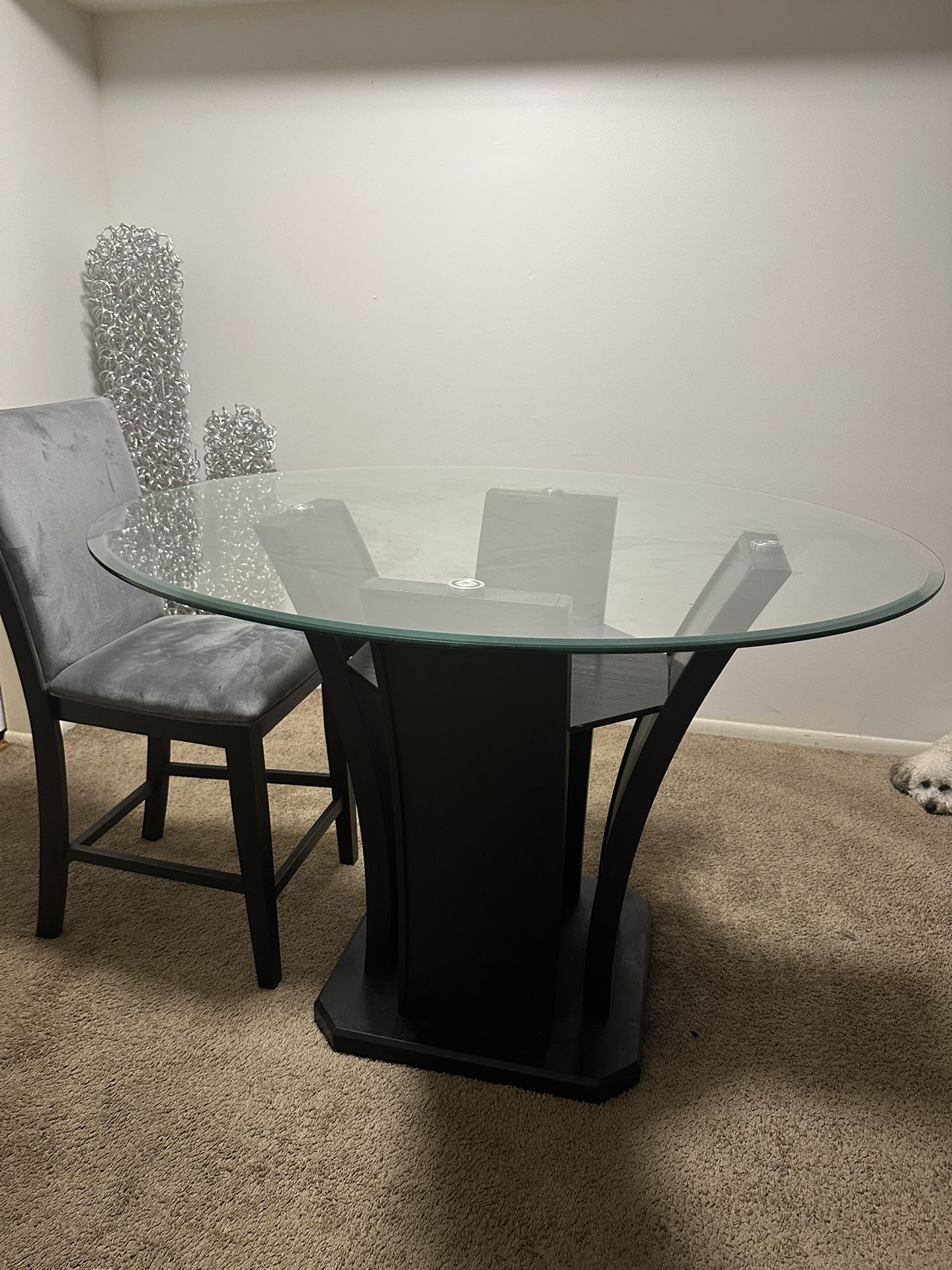Table w/ Free Chair